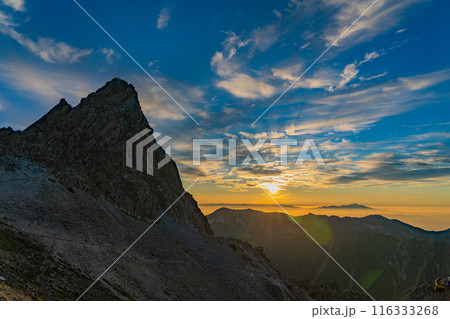 槍ヶ岳の朝 116333268