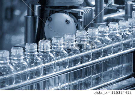 The hi-technology of drinking water manufacturing process. The hi-technology of drinking water manufacturing process. 116334412