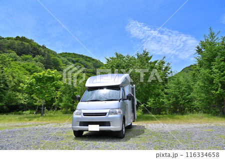 キャンピングカー 夏空 キャンプ アウトドア 旅行 キャンピングカー 夏空 キャンプ アウトドア 旅行 116334658