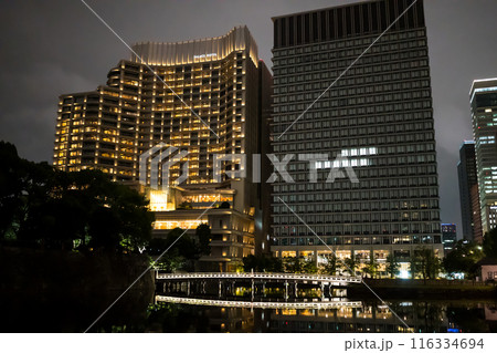 夜の皇居外苑周辺の風景 116334694