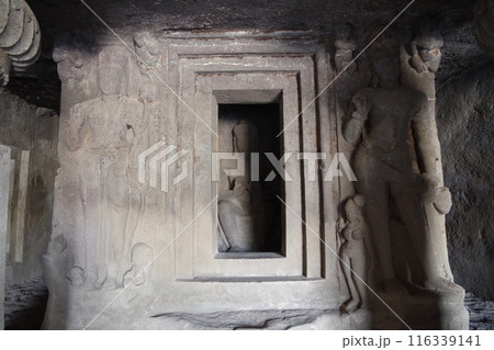 インド　世界遺産エローラ石窟群 116339141