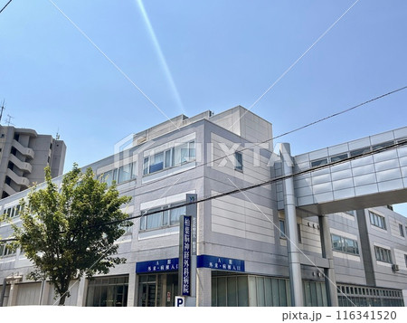 柏葉脳神経外科病院の外観と渡り廊下 北海道札幌市 柏葉脳神経外科病院の外観と渡り廊下 北海道札幌市 116341520