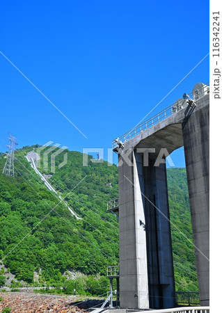 二居ダム 天端からの風景 湯沢町 二居ダム 天端からの風景 湯沢町 116342241