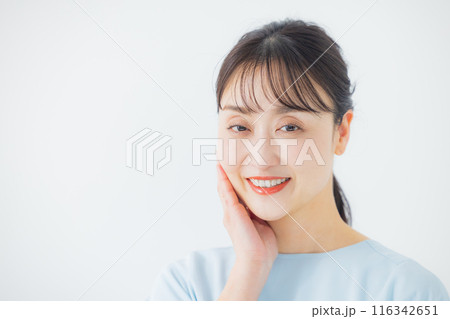 ミドル女性ビューティイメージ　 116342651