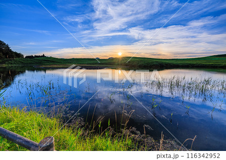 2024年夏曽爾高原の夕景 三脚固定同一フレーム 日没からブルーアワー手前まで 変わっていく夕景➅ 2024年夏曽爾高原の夕景 三脚固定同一フレーム 日没からブルーアワー手前まで 変わっていく夕景➅ 116342952