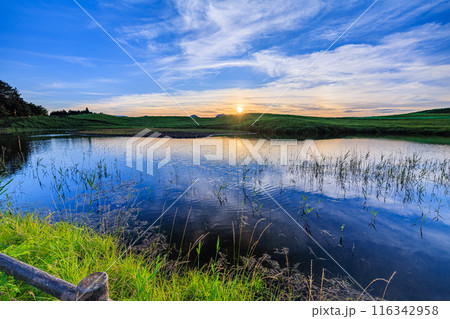 2024年夏曽爾高原の夕景 三脚固定同一フレーム 日没からブルーアワー手前まで 変わっていく夕景⑪ 2024年夏曽爾高原の夕景 三脚固定同一フレーム 日没からブルーアワー手前まで 変わっていく夕景⑪ 116342958