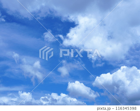 初夏の青空 初夏の青空 116345398