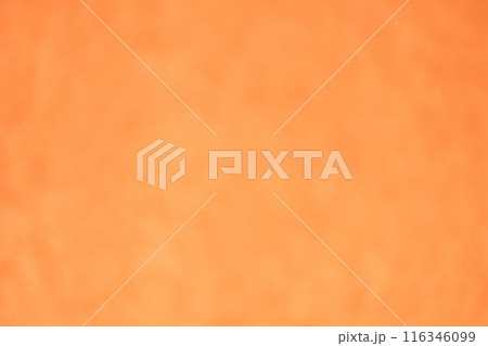 和紙によるボケ味を持つ背景素材（柿色） 116346099