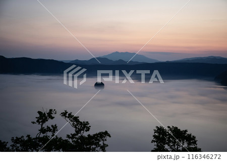 朝焼けの摩周湖 朝焼けの摩周湖 116346272