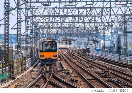 日本の川崎都市景観　7月。二子玉川側から二子新地駅や東武50000系電車などを望む＝3日 116348302