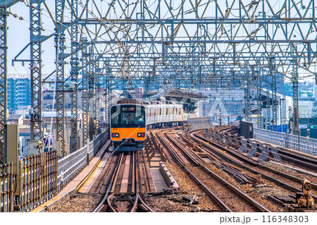 日本の川崎都市景観　7月。二子玉川側から東急電鉄  二子新地駅や東武50000系電車などを望む＝3日 116348303