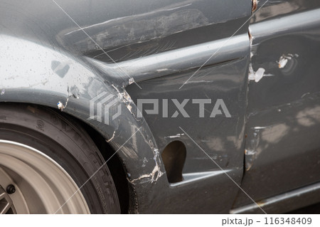 車のボディ 劣化 Car body deterioration and rust, dents 116348409