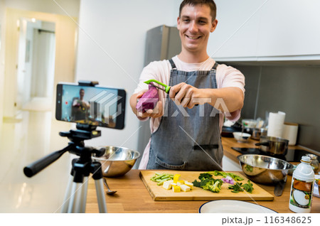 The chef is broadcasting live from workshop how to prepare a vegetarian green curry The chef is broadcasting live from workshop how to prepare a vegetarian green curry 116348625