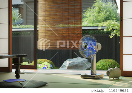 爽やかな朝日が差し込む夏の日本家屋の和室とレトロな扇風機 / 夏休み・帰省・田舎の実家イメージ 爽やかな朝日が差し込む夏の日本家屋の和室とレトロな扇風機 / 夏休み・帰省・田舎の実家イメージ 116349621