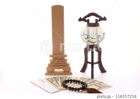 渋沢栄一の新一万円札とお布施の封筒 冠婚葬祭と僧侶に対するお布施のイメージ4 渋沢栄一の新一万円札とお布施の封筒 冠婚葬祭と僧侶に対するお布施のイメージ4 116357258