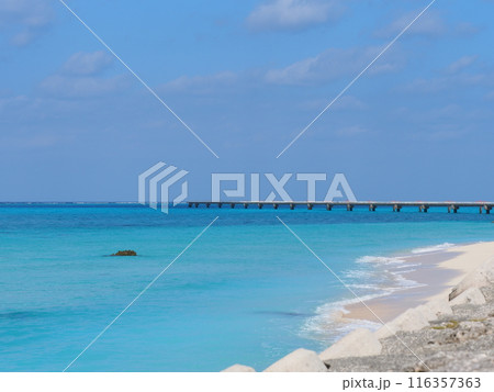 17ENDの青い海と砂浜/沖縄県宮古島市（下地島）3 116357363