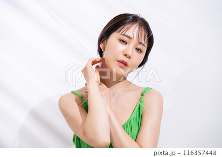 若い女性のビューティ 116357448
