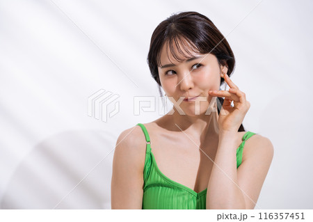 若い女性のビューティ 116357451