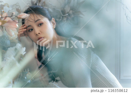 女性のファッションポートレート 116358612