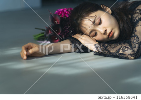 女性のファッションポートレート 116358641