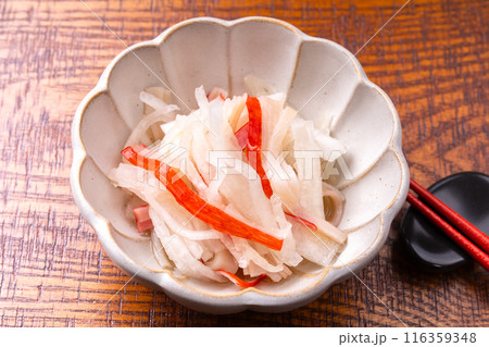 大根とカニカマの酢の物 116359348