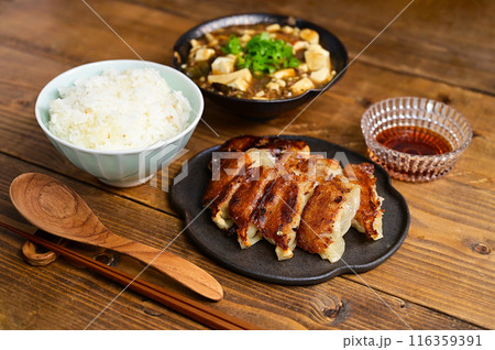 麻婆豆腐と餃子 116359391