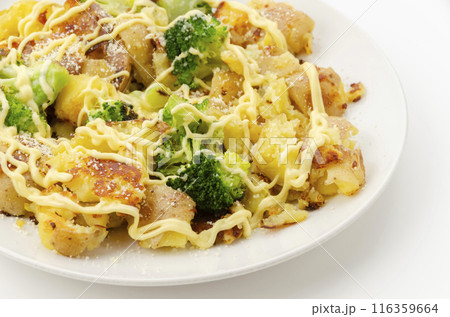 ベイクドポテトとブロッコリーのマヨネーズがけ ベイクドポテトとブロッコリーのマヨネーズがけ 116359664