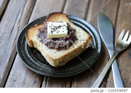 天然酵母食パンのあんバタートースト　のっけパン 116359697