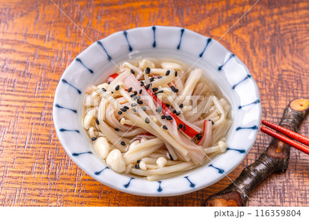 えのきとカニカマの酢の物 116359804