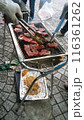 バーベキューでお肉パーティー 116361262