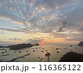 インドネシア labuan bajo　高台からの夕日 116365122