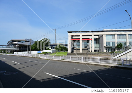 ポートメッセなごや(名古屋国際展示場)とメキシコ大通り ポートメッセなごや(名古屋国際展示場)とメキシコ大通り 116365177