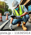 道路点検の現場　ICTを活用 116365414