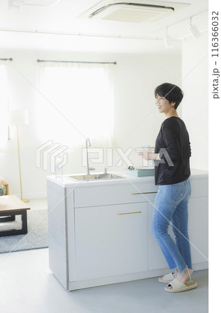 キッチンの女性 キッチンの女性 116366032