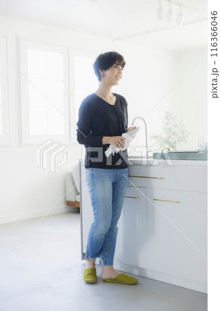キッチンの女性 キッチンの女性 116366046