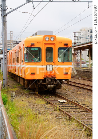 松江しんじ湖温泉駅に停車している一畑電車北松江線の車両(島根県松江市) 松江しんじ湖温泉駅に停車している一畑電車北松江線の車両(島根県松江市) 116367997