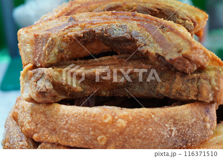 Front view Crispy fried pork belly is sure to be the cheapest background, food, eat, animal, useful, delicest Front view Crispy fried pork belly is sure to be the cheapest background, food, eat, animal, useful, delicest 116371510