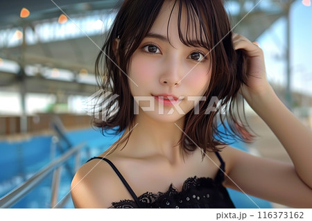 プールを楽しむ可愛い女性 116373162