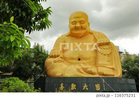 台湾 台中 臨済宗宝覚寺の金の大仏 台湾 台中 臨済宗宝覚寺の金の大仏 116375231