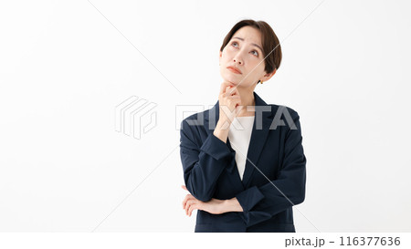考えるビジネスウーマン 116377636