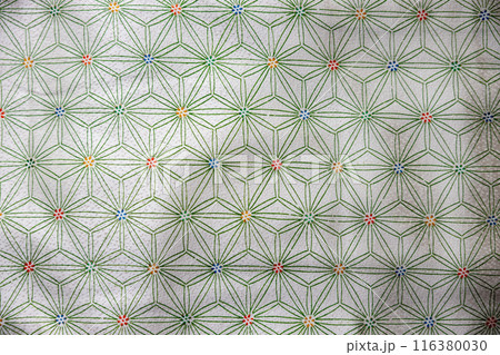 正絹の麻の葉模様の着物の生地のアップ 正絹の麻の葉模様の着物の生地のアップ 116380030