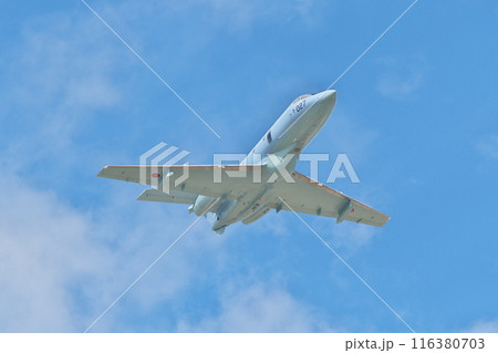 離陸する航空自衛隊　救難捜索機　U-125A 116380703