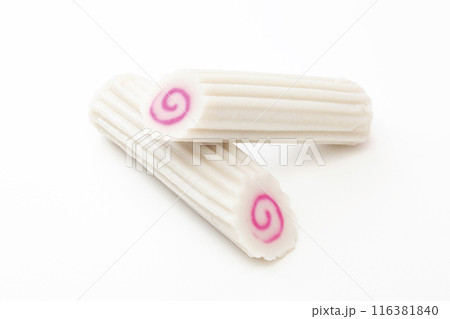 白背景に鳴門巻き 116381840