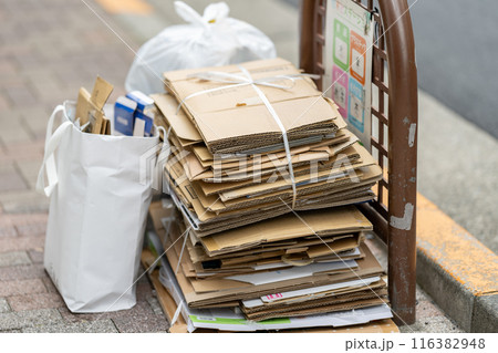 段ボール　資源ごみ 116382948