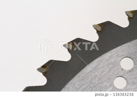 刈払い機（草刈り機）用のチップソーのアップ 116383238