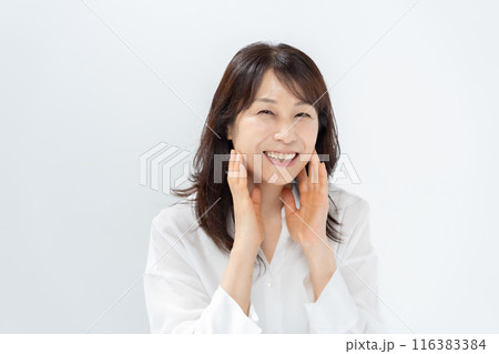 女性　ミドル　ビューティー 116383384