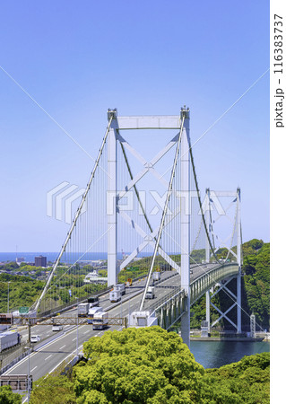本州と九州を繋ぐ関門橋　 116383737
