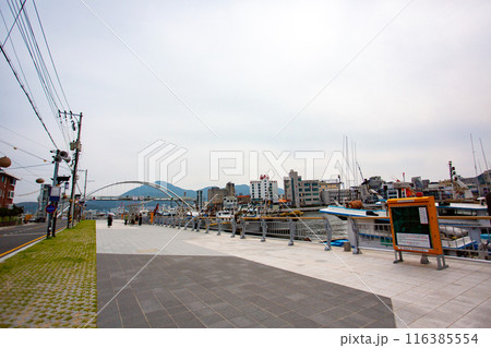 韓国南部の港町・統営市の漁港風景 韓国南部の港町・統営市の漁港風景 116385554