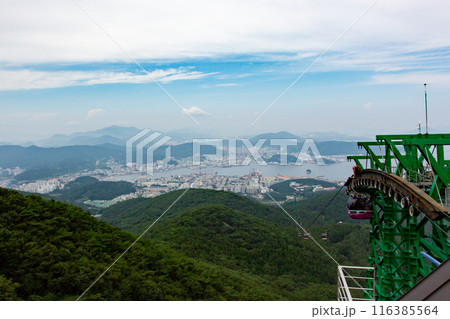 韓国南部の港町・統営市の一大観光地、弥勒山からの形式 116385564