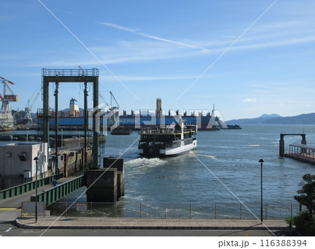 呉港を出港するクルーズフェリー・シーパセオ 116388394